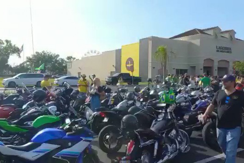 Bolsonaro participa de motociata neste sábado em Orlando no EUA A