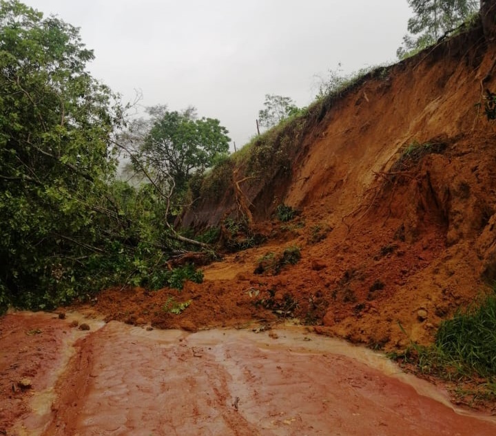 Chuva Causa Preju Zos Alagamentos E Deslizamentos De Terra Em