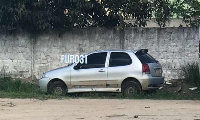 O ve�culo no p�tio do 8� Batalh�o de Policia Militar de Porto Seguro (Foto: Furo31)