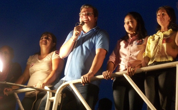 Junior Dap&eacute; aproveitou o discurso no final do evento para convidar  a todos para a &uacute;ltima caminhada da sua campanha, na pr&oacute;xima quarta (03), em Itabela
