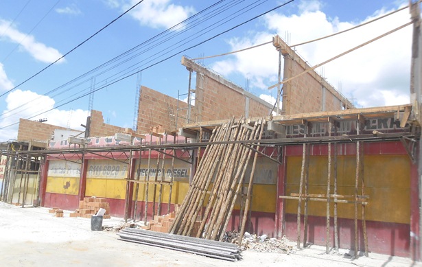 Constru&ccedil;&atilde;o que o menor trabalhava