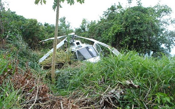 Ap&oacute;s se chocar com uma &aacute;rvore, o helic&oacute;ptero caiu em uma &aacute;rea de vegeta&ccedil;&atilde;o fechada