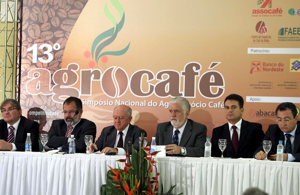 Itabela será beneficiada com um convênio entre o governo, a Federação da Agricultura do Estado da Bahia (Faeb) e o Instituto INCAPER para implantação de uma estação experimental que irá beneficiar cerca de 2.500 produtores de café