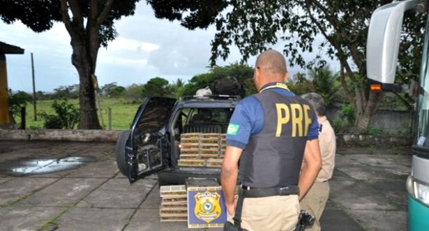 Os policiais rodovi&aacute;rios federais relizaram a apreens&atilde;o durante fiscaliza&ccedil;&atilde;o realizada na BR-101