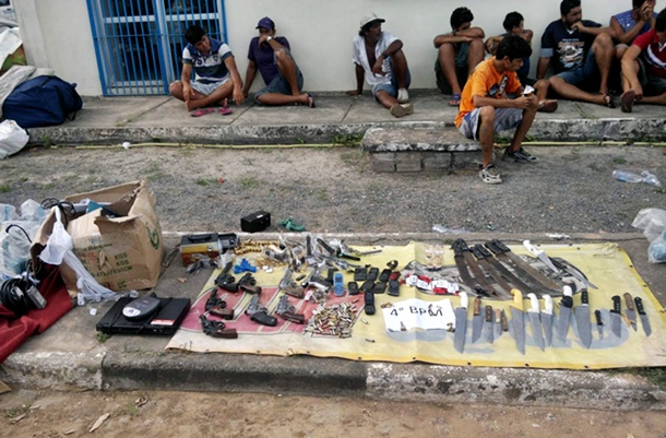Foi apreendido um verdadeiro arsenal com os ciganos.