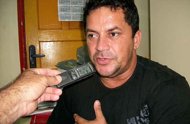 Segundo o diretor Mauro Luiz, alunos que tiverem justificativa, poder&atilde;o faltar aos s&aacute;bados, mas ainda assim ter&atilde;o que repor as aulas. Ainda segundo o diretor, professores que faltarem e n&atilde;o justificarem a aus&ecirc;ncia poder&atilde;o ser punidos