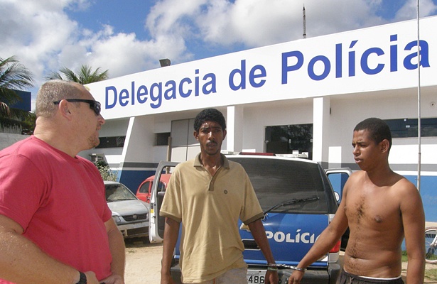 Os elementos foram presos em flagrante por agentes da delegacia de Itabela