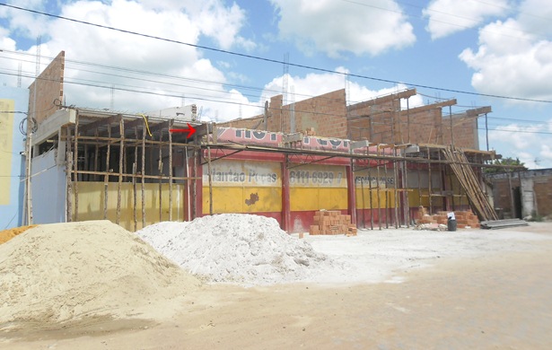 Constru&ccedil;&atilde;o em que o menor trabalhava