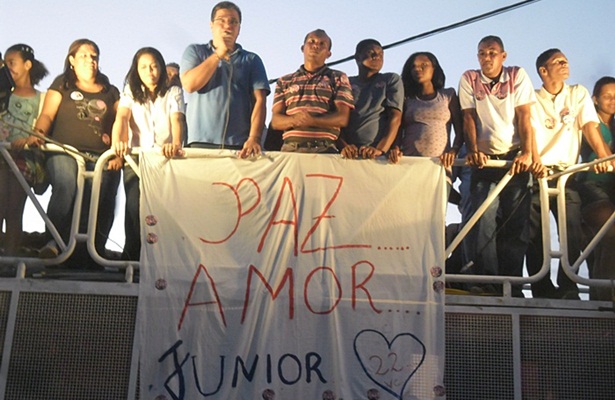 J&uacute;nior Dap&eacute; finalizou o evento com um discurso, onde falou sobre seus projetos de melhorias para a localidade. Durante todo o discurso J&uacute;nior Dap&eacute; fez quest&atilde;o de deixar exposto &agrave; sua frente um painel feito por crian&ccedil;as do distrito