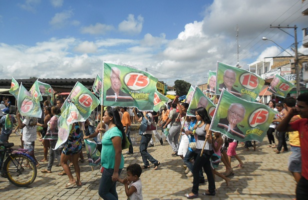 O atual prefeito chegou a relizar uma caminhada de lan&ccedil;amento de sua candidatura no dia 11 de agosto pelas ruas do centro da cidade