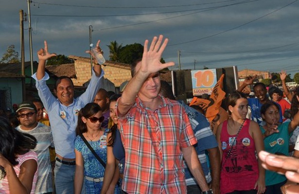 Por onde passou, Luciano e seu vice Leleu da Sacaria foram recebidos com carinho