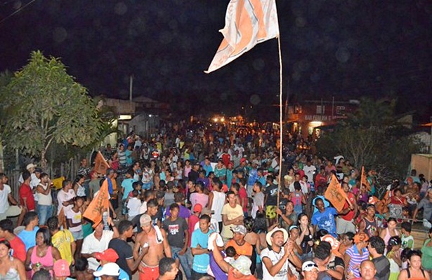 Em seu discurso, ao final da carreata, Luciano agradeceu a todos e prometeu, caso seja eleito, seriedade e transpar&ecirc;ncia