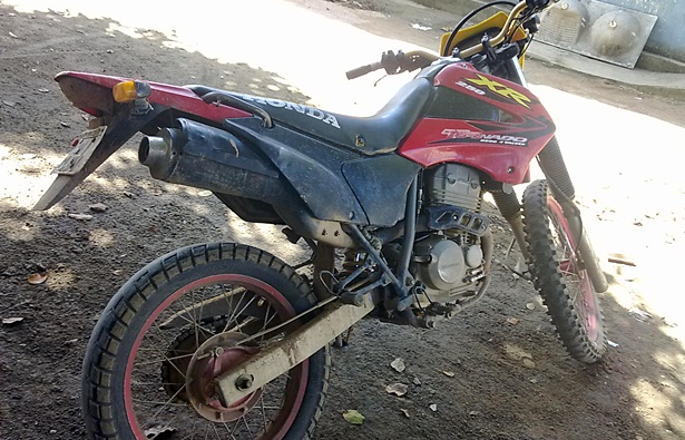 Moto que tamb&eacute;m foi apreendida na mesma a&ccedil;&atilde;o