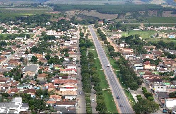 Foto panor&acirc;mica a&eacute;rea do centro de Itabela (Foto: Joziel News)
