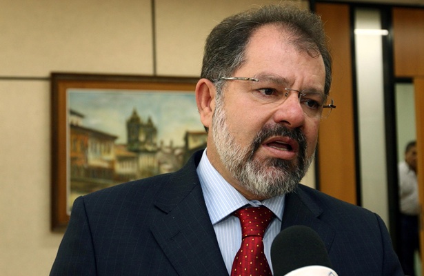 Segundo o presidente da AL, deputado Marcelo Nilo, verbas de gabinete s&atilde;o de responsabilidade de cada deputado, mas o or&ccedil;amento total da casa deve ser analisado e julgado pelo TCE