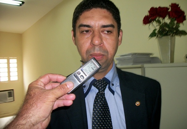 O promotor de justi&ccedil;a de Porto Seguro, Dr. Dioneles, afirmou que ir&aacute; acompanhar todo o andamento do caso.