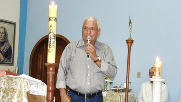 O prefeito de Itabela, Osvaldo Gomes Carib&eacute;, aproveitou o evento bancado pelo empres&aacute;rio e pr&eacute;-candidato a prefeito por Itabela, Alex Avancini, para sua lan&ccedil;ar sua pr&eacute;-candidatura &agrave; reelei&ccedil;&atilde;o (Foto: Welisvelton Cabral/Itabelaonline)