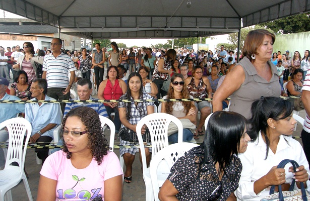 Centenas de pessoas acompanharam o evento