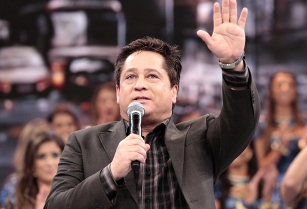 Leonardo no palco do Doming&atilde;o (Foto: Doming&atilde;o do Faust&atilde;o / TV Globo)