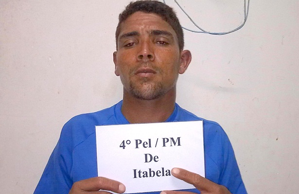 Gedivaldo de Jesus Santos, o 'Nego', foi preso na a&ccedil;&atilde;o e conduzido para a delegacia de Itabela