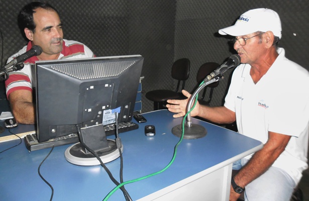 O senhor Paulo Colona, um dos fundadores da comunidade, em entrevista ao rep&oacute;rter J. Alencar
