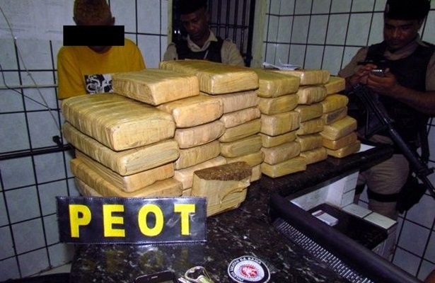 A preens&atilde;o dos quase 50 quilos de maconha foi realizada por policiais da 7&ordf; Companhia Independente de Pol&iacute;cia Militar de Eun&aacute;polis
