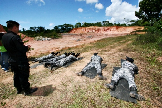 O treinamento de atirador policial de precis&atilde;o &eacute; uma das etapas do COPES, que j&aacute; est&aacute; em fase de conclus&atilde;o (foto: Secom)