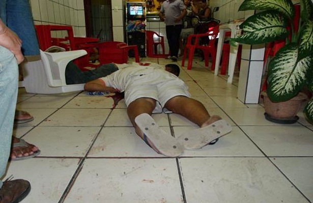 Três, das quatro vítimas, foram mortas dentro do bar