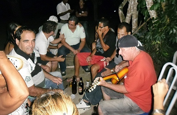 A evento foi encerrado j&aacute; &agrave; noite com uma grande roda de viola
