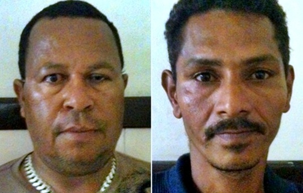 Ele foi preso junto com Agnaldo de Jesus popularmente conhecido por &lsquo;V&eacute;ia&rsquo;, que disse que a droga e as armas pertencem a 'Galo Cego'.