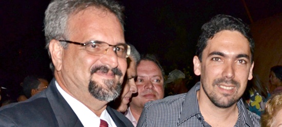 Marcelino Galo ao lado do novo prefeito de Madre de Deus Jefferson Andrade (PR)