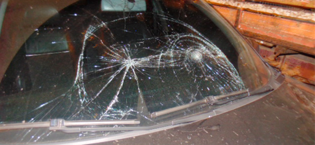 Colis�o entre moto e carro no Centro de Itabela; Deixa uma pessoa ferida.