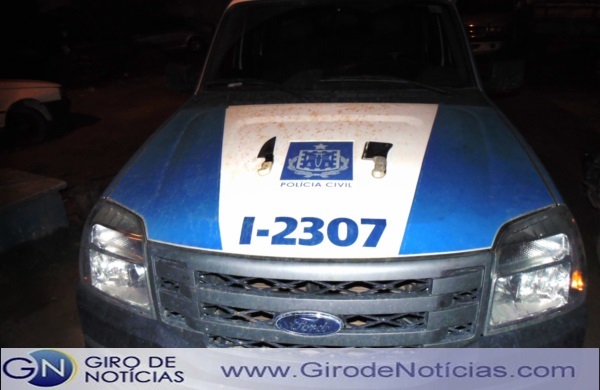 Facas usadas no assassinato do enteado.