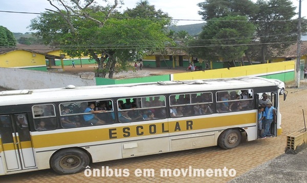 �nibus super lotados,colocando a vida dos alunos em risco. (GEST�O PASSADA)
