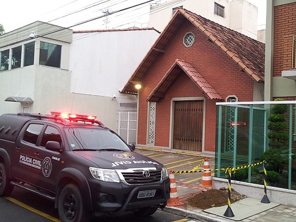 Foto/Presbit�rio da Igreja Crist� Maranata foi interditado judicialmente, diz pol�cia (Foto: Leandro Nossa / G1 ES)
