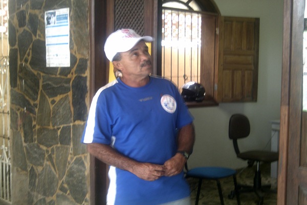 Fazendeiro preocupado sem poder declarar a vacina do seu rebanho